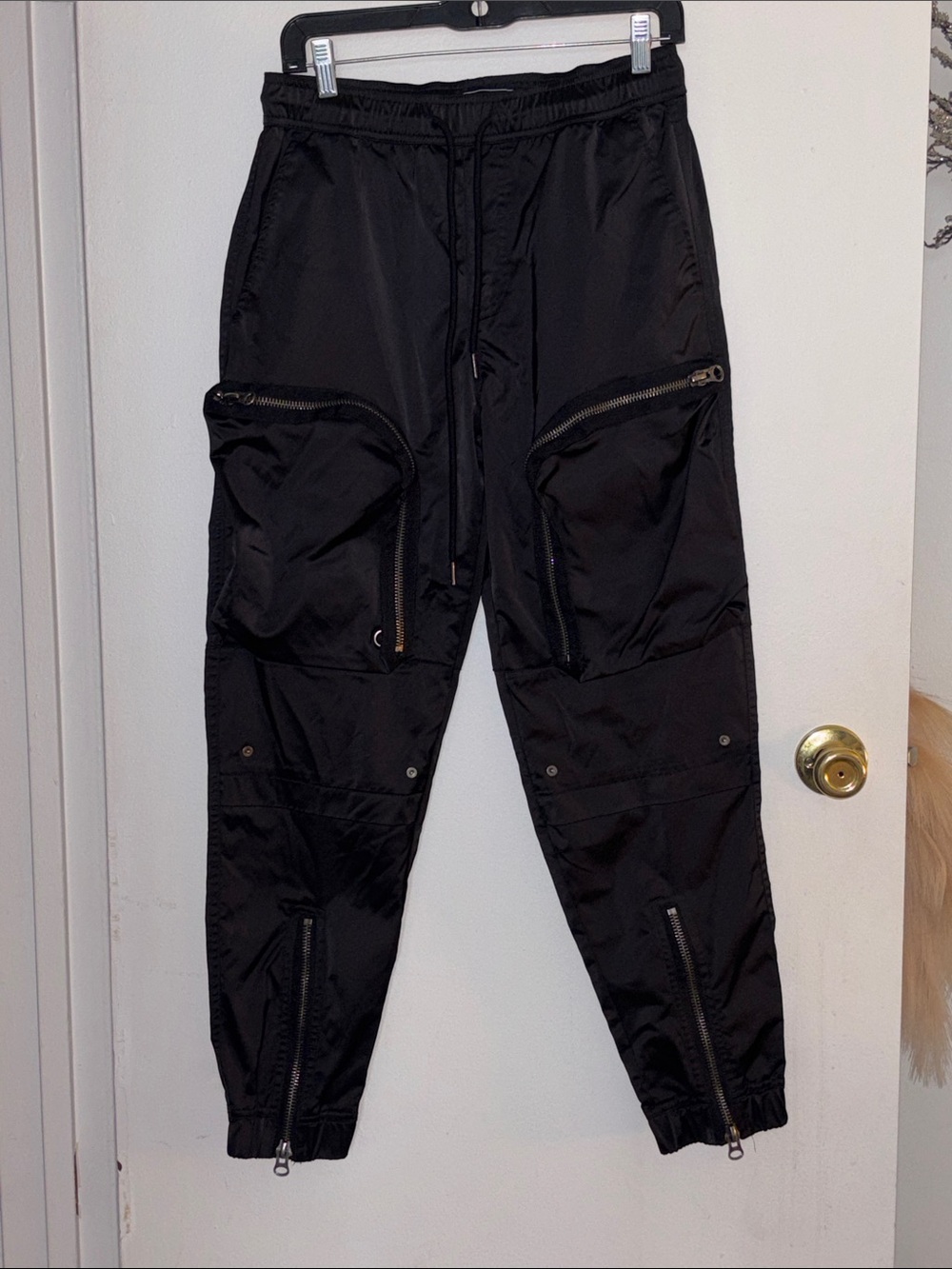 Forever 21 Men’s Black Zip Cargo Jogger Pants